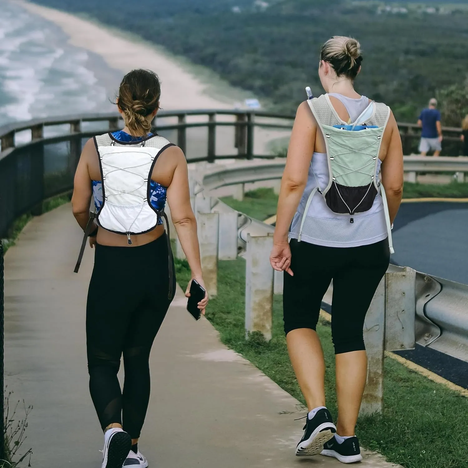 Hydration Running Vest Ultra-Lightweight for Women Men [2025 Upgraded], Breathable All-Weather Water Vest Hiking Backpack, Adjustable Water Backpack for Hiking, Cycling, Trail Marathon Race