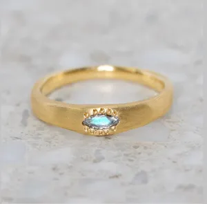 LALA Ring - Labradorite