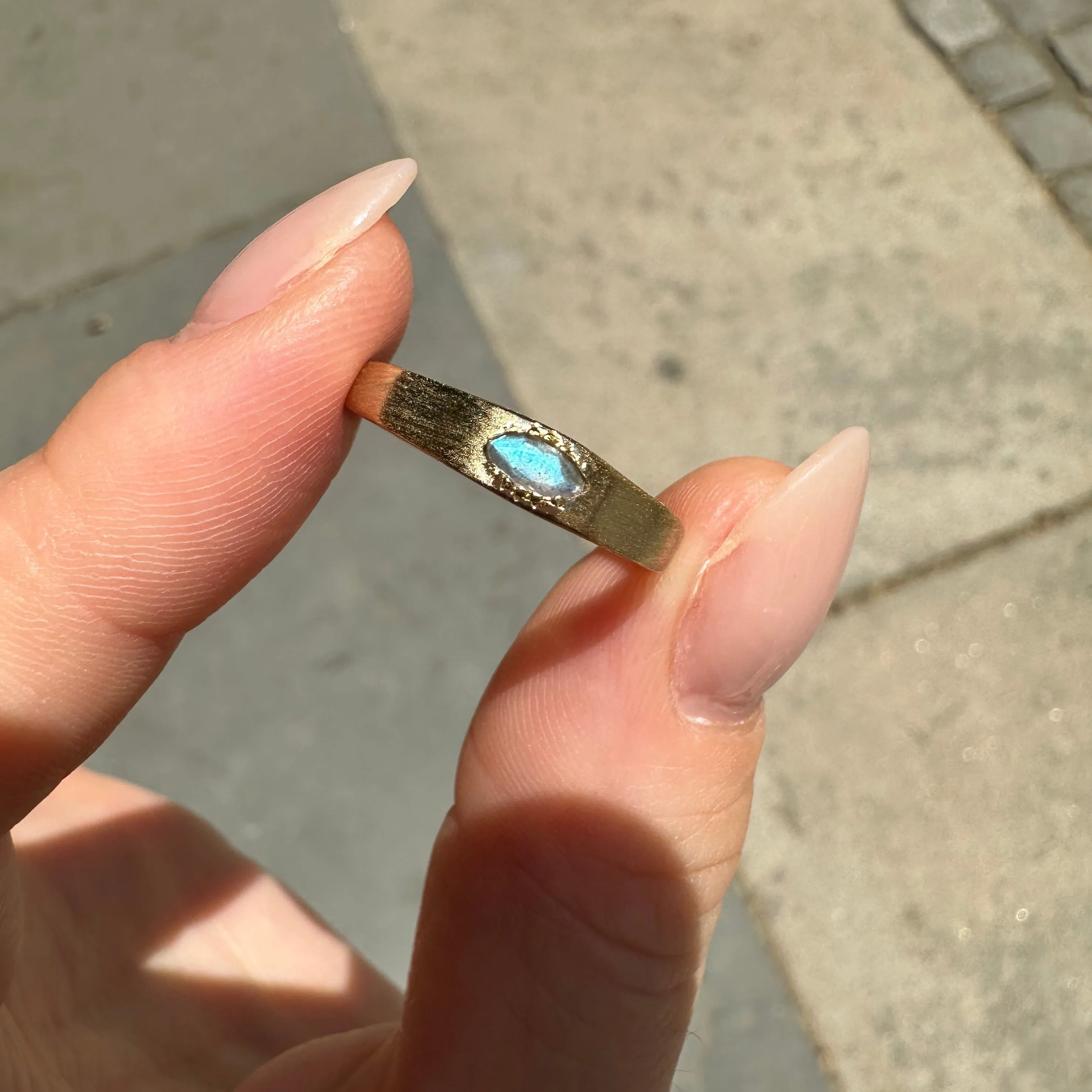 LALA Ring - Labradorite