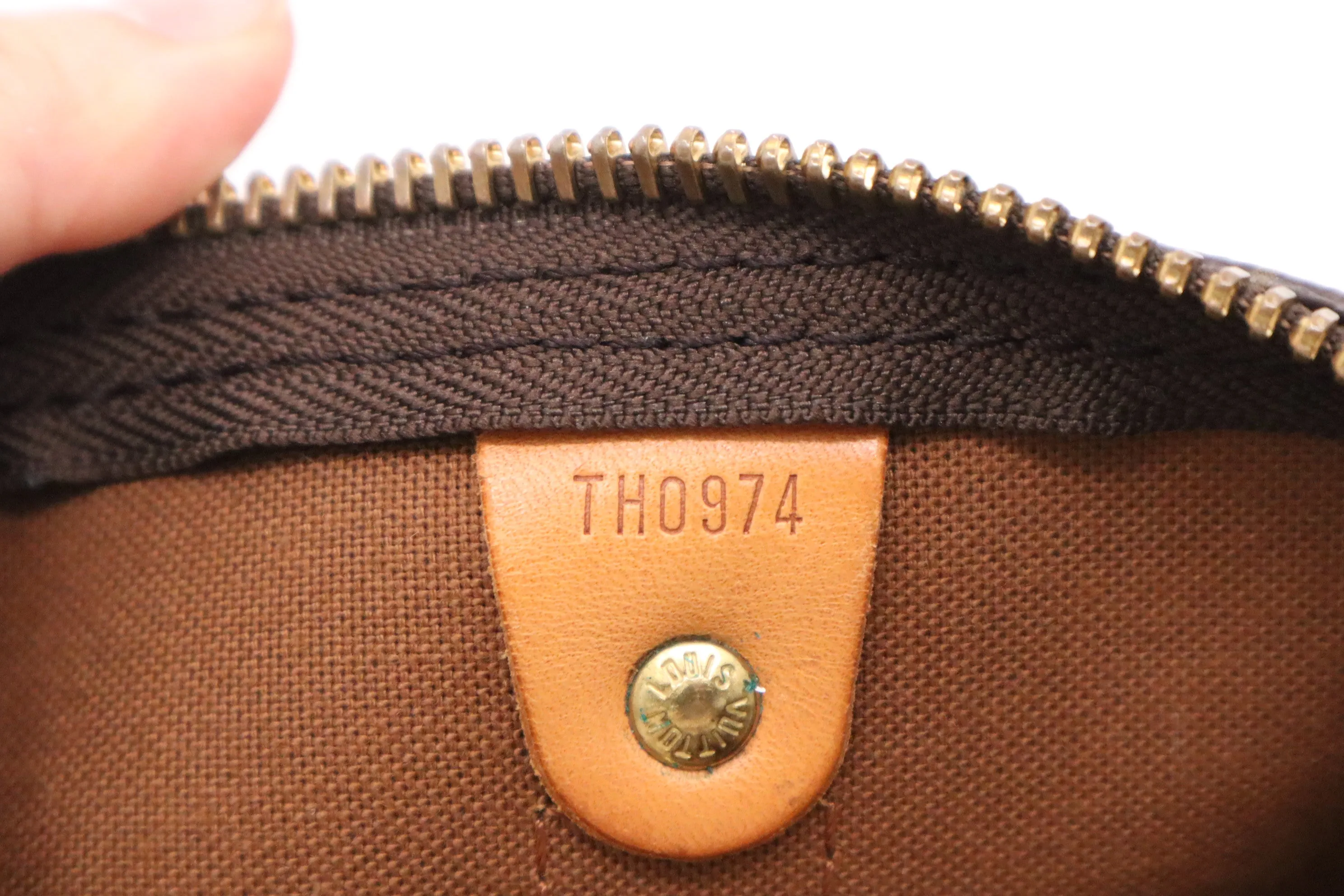 Louis Vuitton Keepall 55 Bandouliere in Monogram Canvas