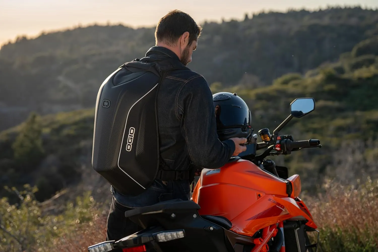 OGIO 123006.36 No Drag Mach 5 Motorcycle Backpack - Stealth Black , 20.5" H x 14.5" W x 7" D, Medium