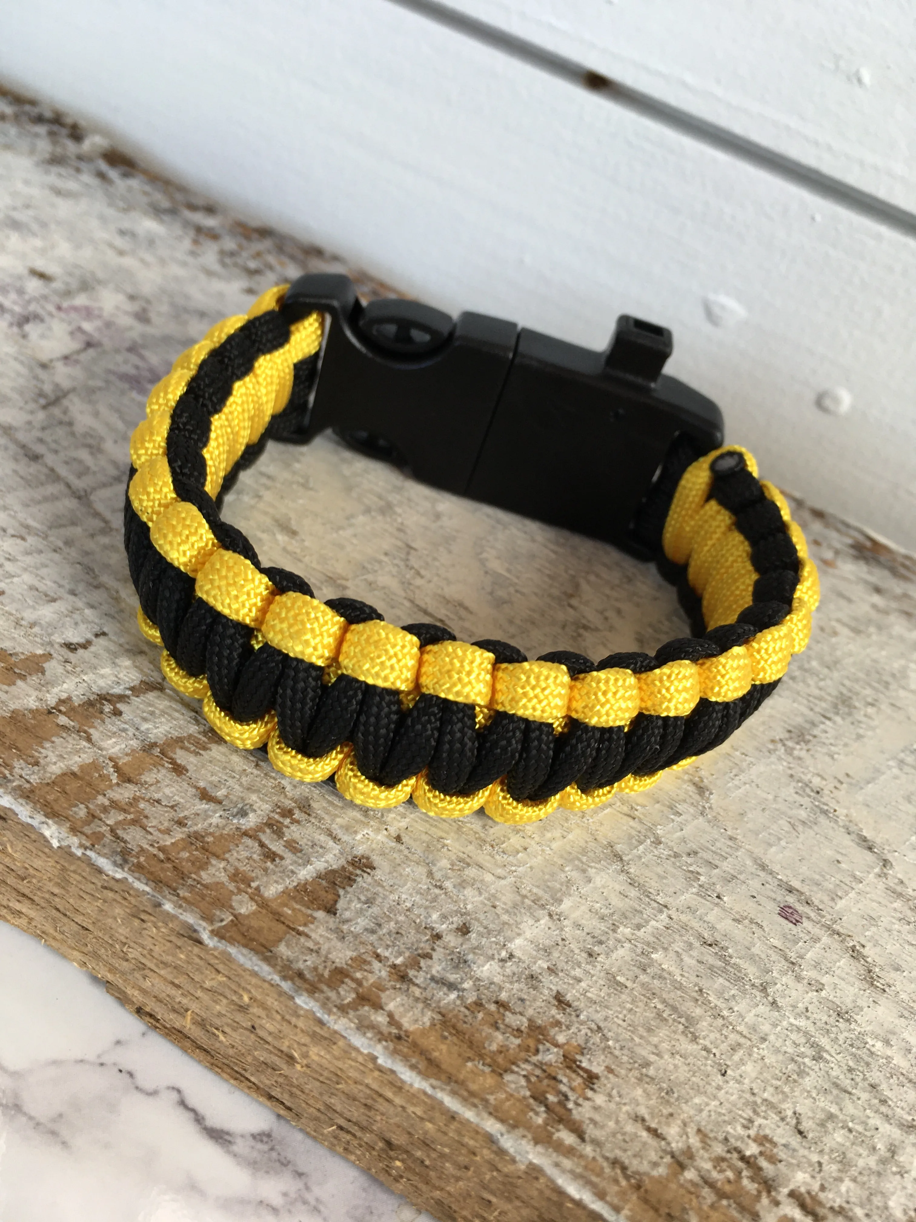 Paracord Survival Bracelet - Black & Yellow