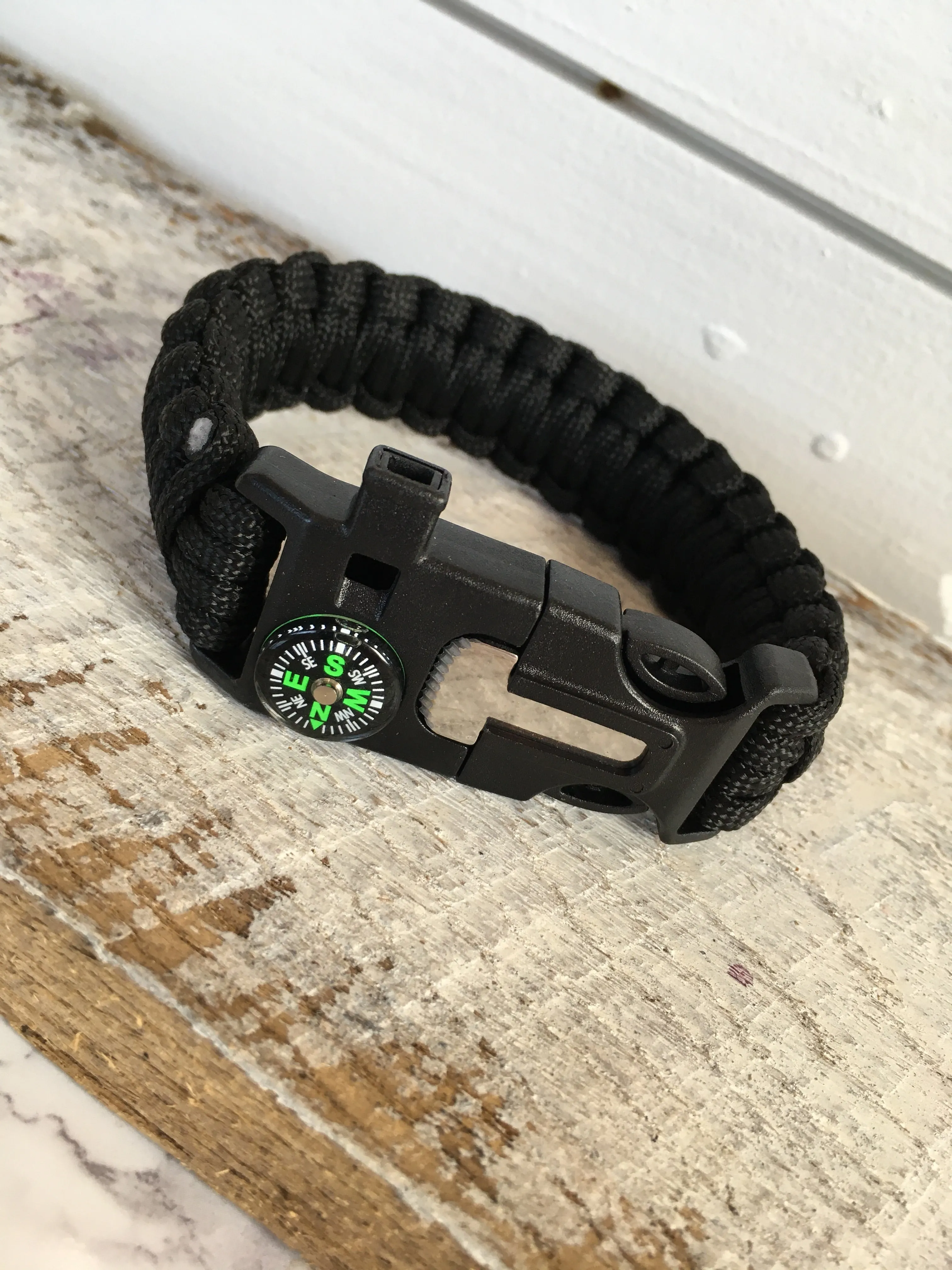 Paracord Survival Bracelet - Black
